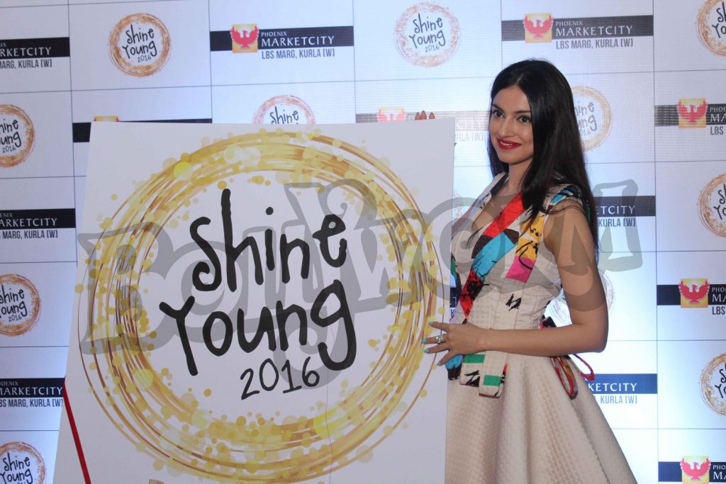 divya-khosla-at-young-shine-2016-launch1